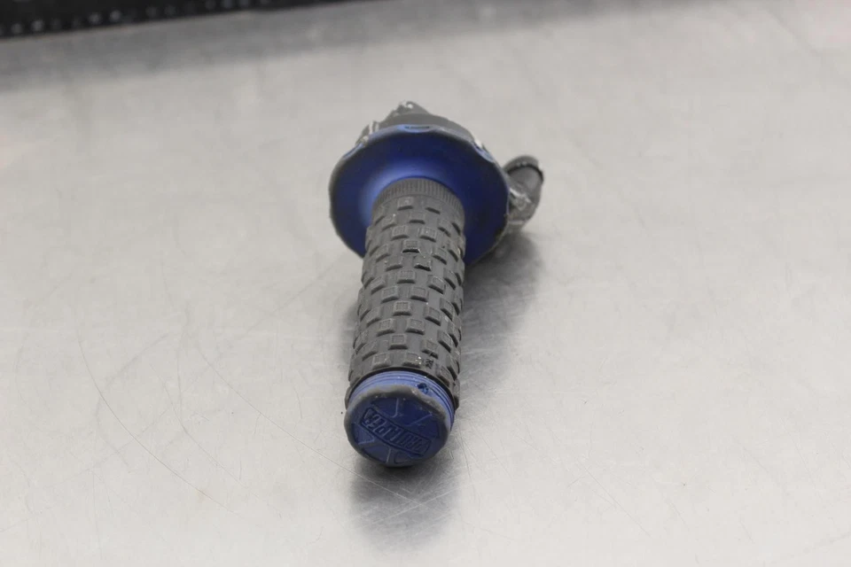 Yamaha YZ250F 2002 empuñadura del acelerador derecho O920 Foto 2 de 4