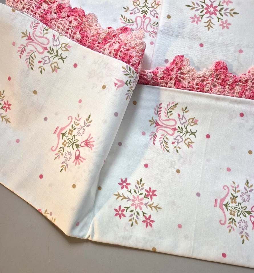 VTG Fieldcrest Full Flat Sheet & 2 Pillowcases Pink Floral Lace Edge Cottagecore - Image 4 of 4