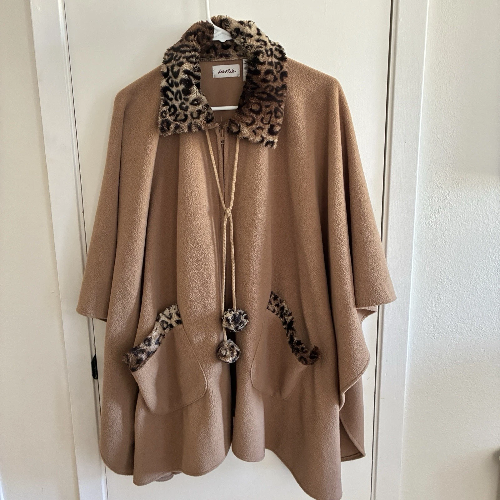 Vintage Le Moda Fleece Cape Wrap Poncho Sweater Faux Fur Tan One Size