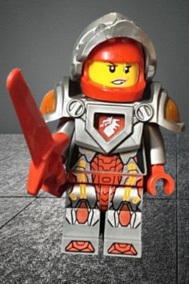 Lego  Minifigur nex016, Nexo Knights, Macy Halbert Beast Master's Chaos Chariot