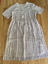 Ladies Vintage Floral Midi Dress White Size S-M