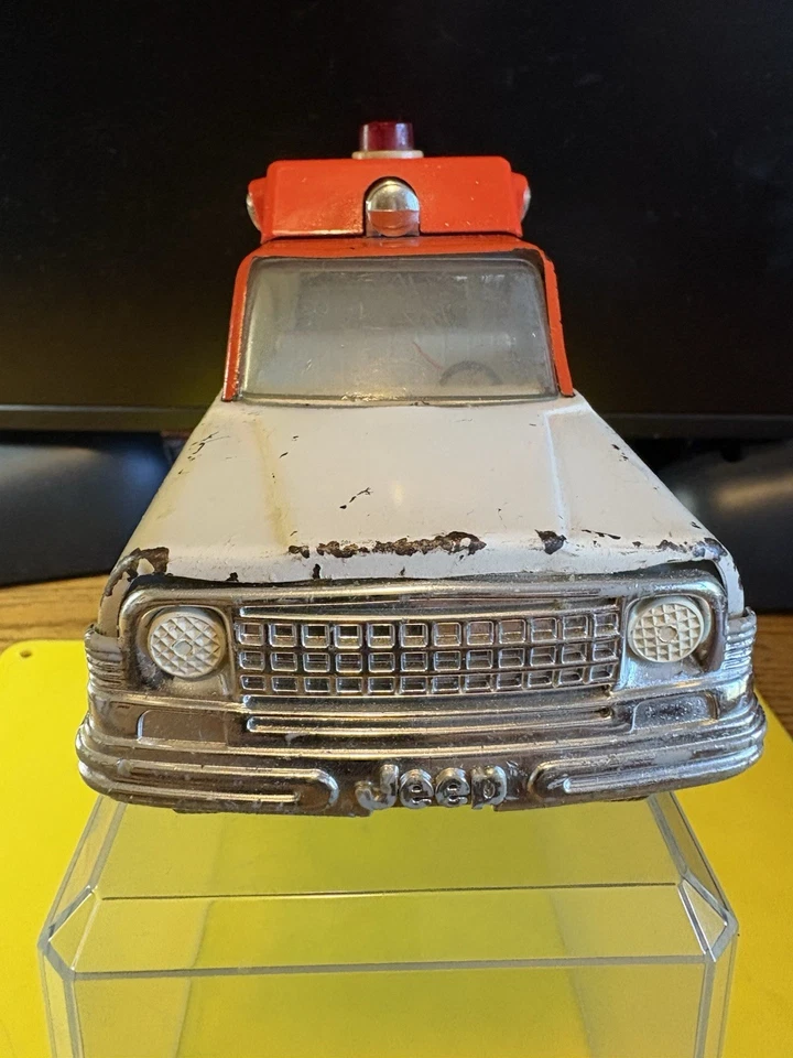 Tonka USA Pressed Steel Rescue Ambulance Jeep Wagoneer Vtg 1960s Used Original - Image 2 of 4