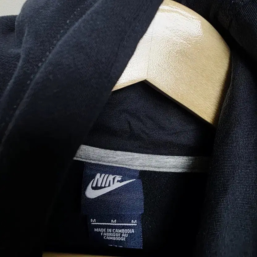 Nike Women's Fleece Hoodie, Size M, Pre-Owned thumbnail 3