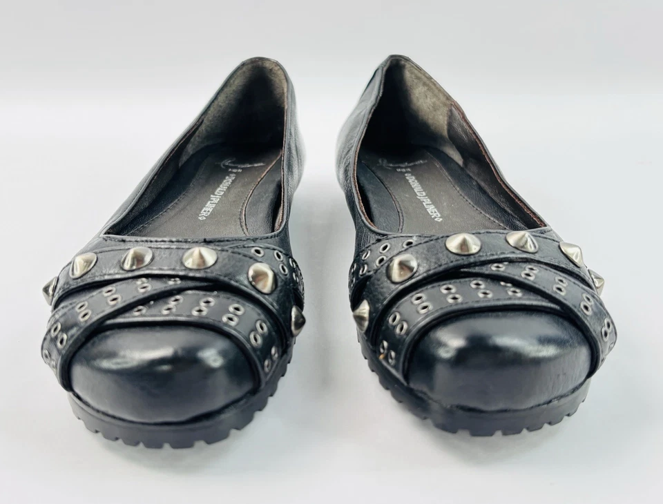 Pisos de ballet Lisa for Donald Pliner Fara de cuero negro/bronce con tachuelas talla 5,5 M Foto 2 de 4