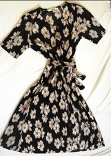 Koton Damen Wickelkleid Wickeloptik Blumen sc...