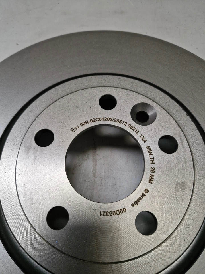 1 передний внутренний вентилируемый тормозной диск подходит для Jaguar Land Rover BREMBO 09.D063.21 - Изображение 3 из 3