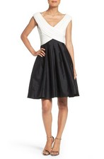 Adrianna Papell TAFFETA BLACK/IVORY FIT & FLARE DRESS sz 4