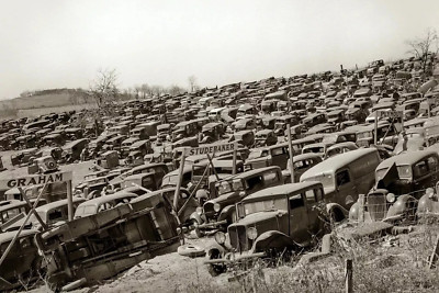 1941 Trödelauto SALVAGE YARD Irwin Pennsylvania Classic Retro 4x6 Foto
