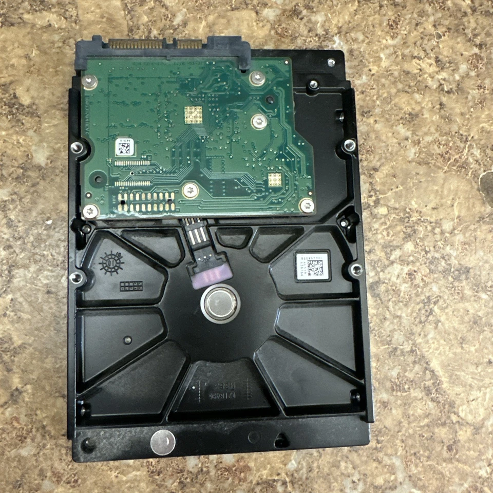 Seagate Model ST3250820AS Barracuda 7200.10 series  250 Gbytes Cache 8MB - Image 2 of 2