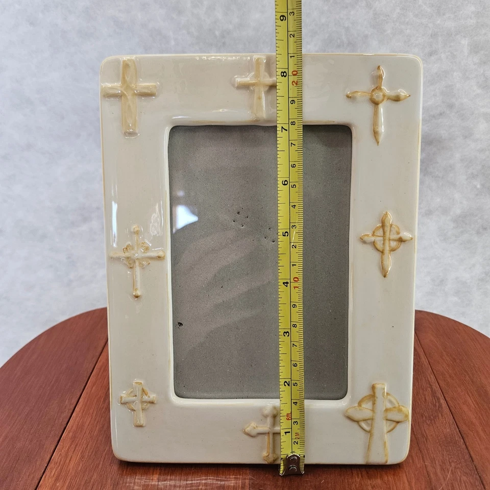 Marco de fotos de cerámica crema decoración del hogar Fetco con adornos cruzados elevados Foto 3 de 4