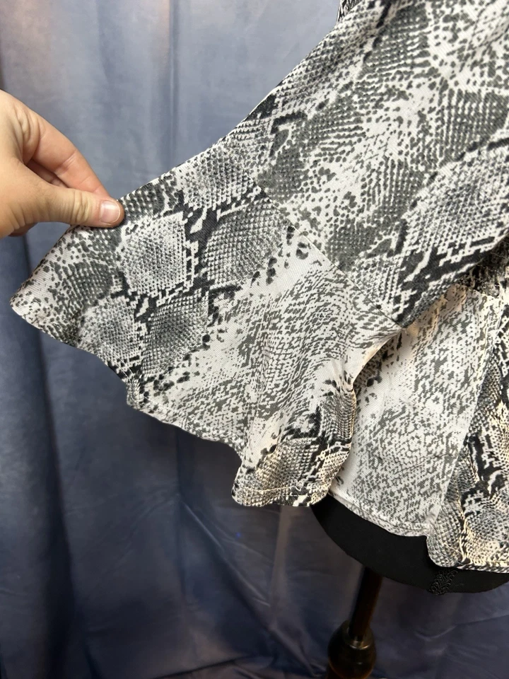 Corset Blouse Top Women’s Y2K Styled Shirt White And Black Grunge - Image 4 of 4