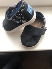 Toms Baby Shoes Black Tiny Classics Canvas Fabric Girl or Boy Print Size 3T