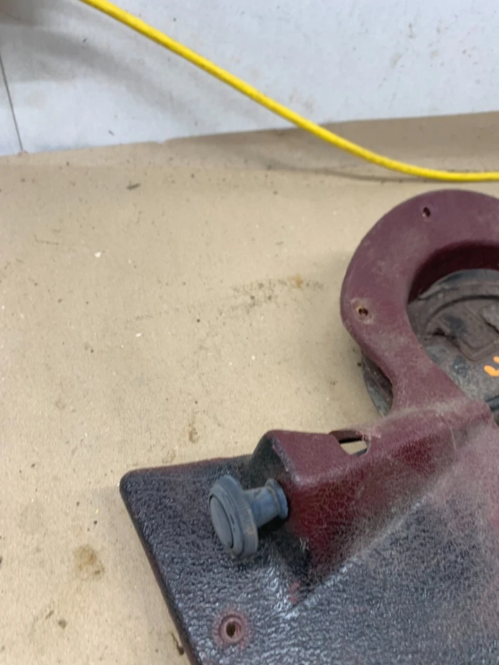 Chevrolet GMC 1973 1980 K5 C10 K10 K30 ventilación izquierda panel pateador moldura rojo derecho Foto 3 de 4