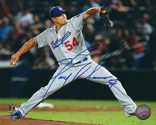 Signed  8x10 JAVY GUERRA Los Angeles Dodgers  Autographed photo - COA 