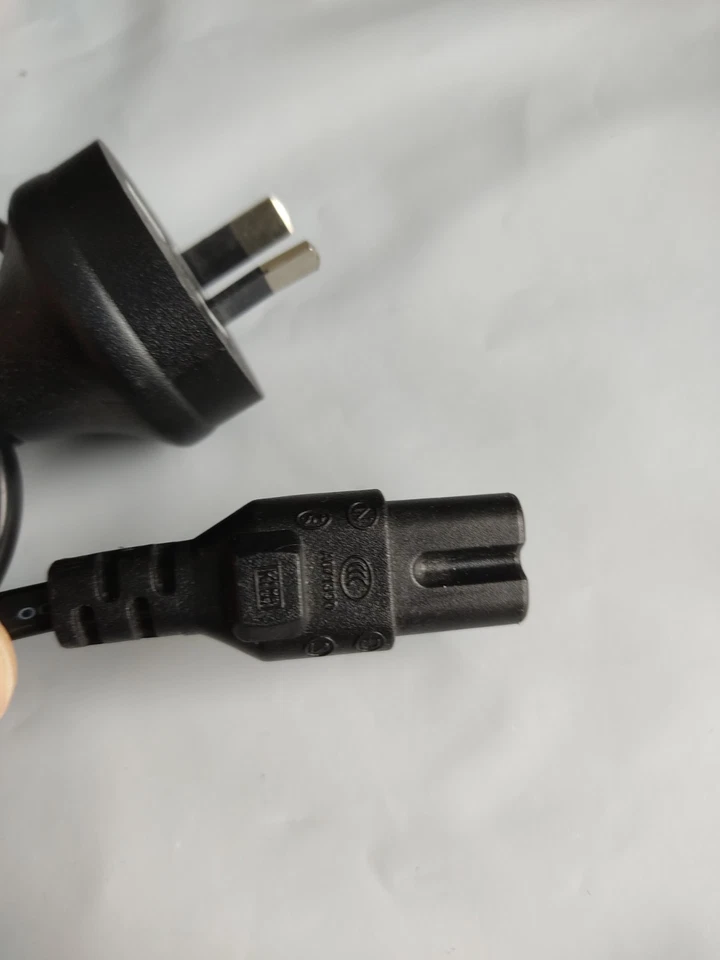 Kensington Wall Laptop Power Adapter with USB Power Port Adjustable - image 4 of 4