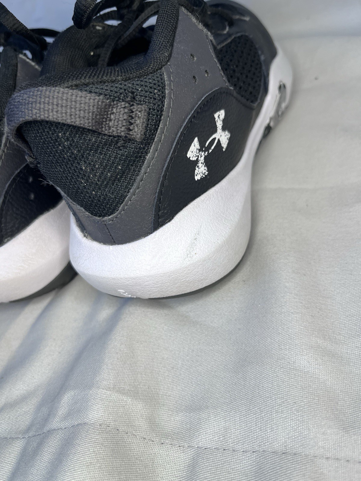 Youth Under Armour Basketball Shoes  Sz 3 Lockdown Black/white Athletic Running thumbnail 6