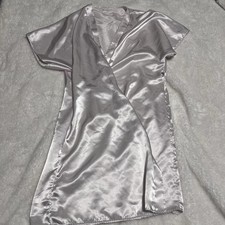 VTG Robe Cinema Etoile White Robe Size Medium Satin Short Sleeve