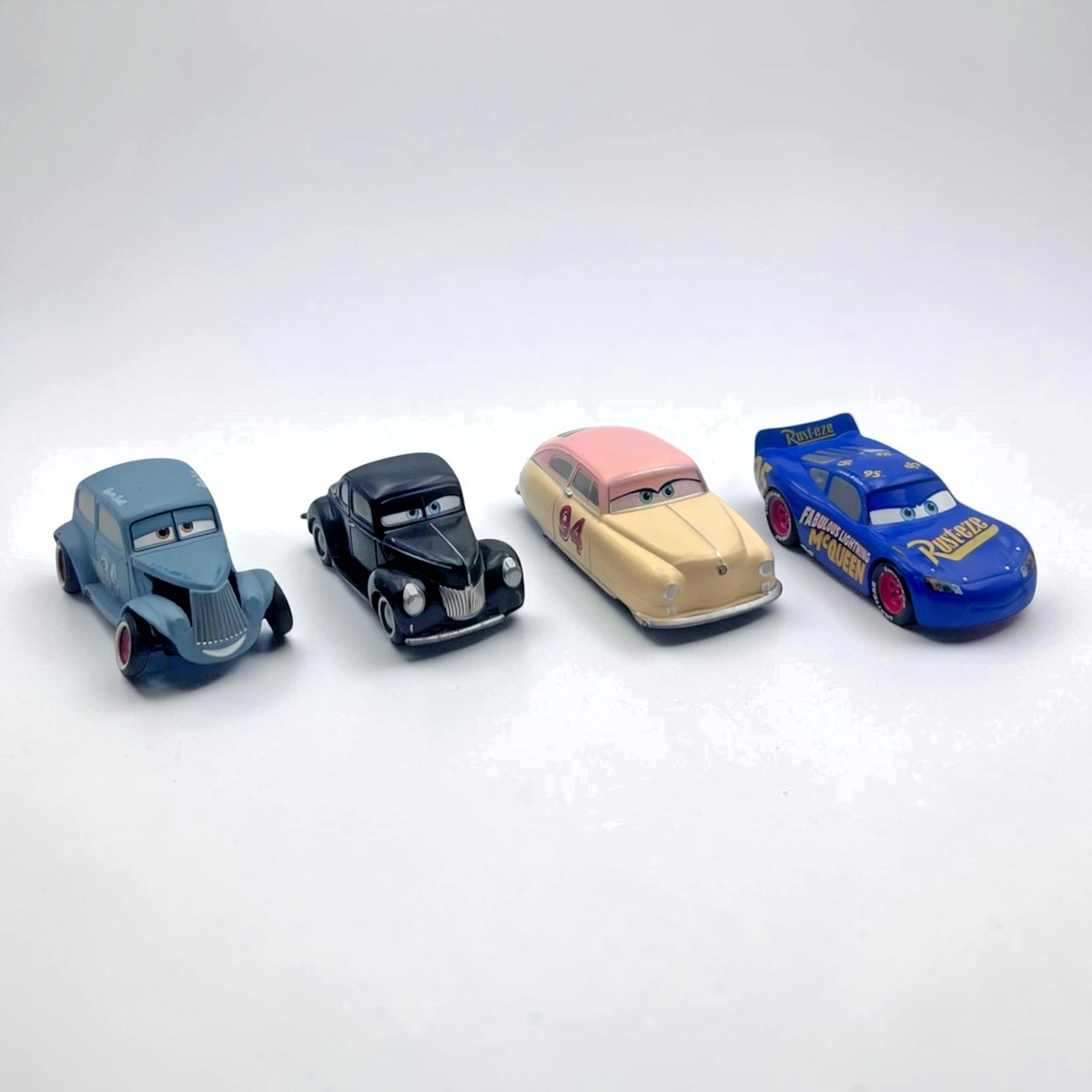 Disney Store Cars 3 1:43 Diecast Lot McQueen Louise Nash River