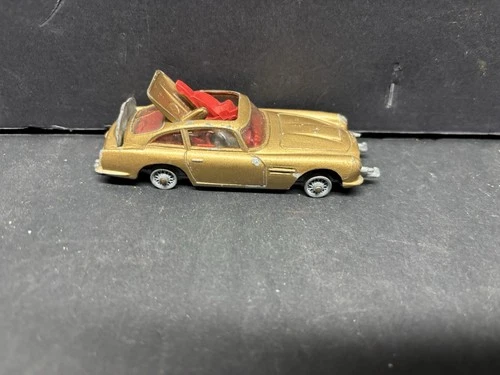 Corgi Toys James Bond 007 Gold With Figure Ejector Seat Aston Martin DB5
