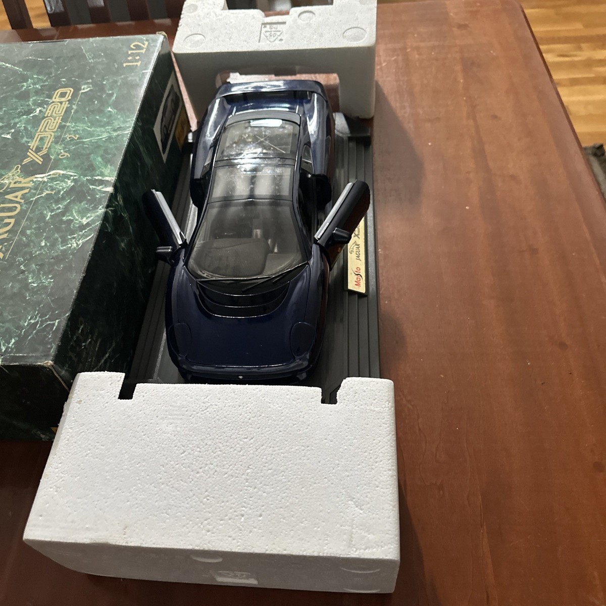 ジャガーXJ220 マイスト【Maisto】JAGUAR XJ220 1/12 Amazon.co.jp: 1