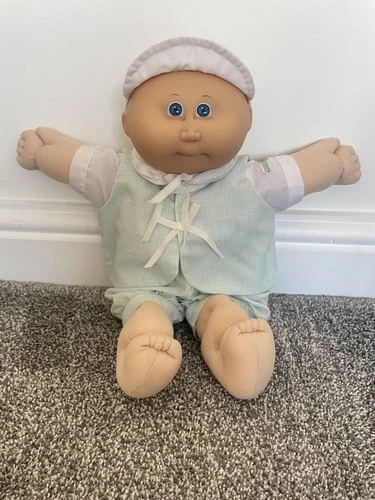 CABBAGE PATCH DOLL  VINTAGE 1980’s
