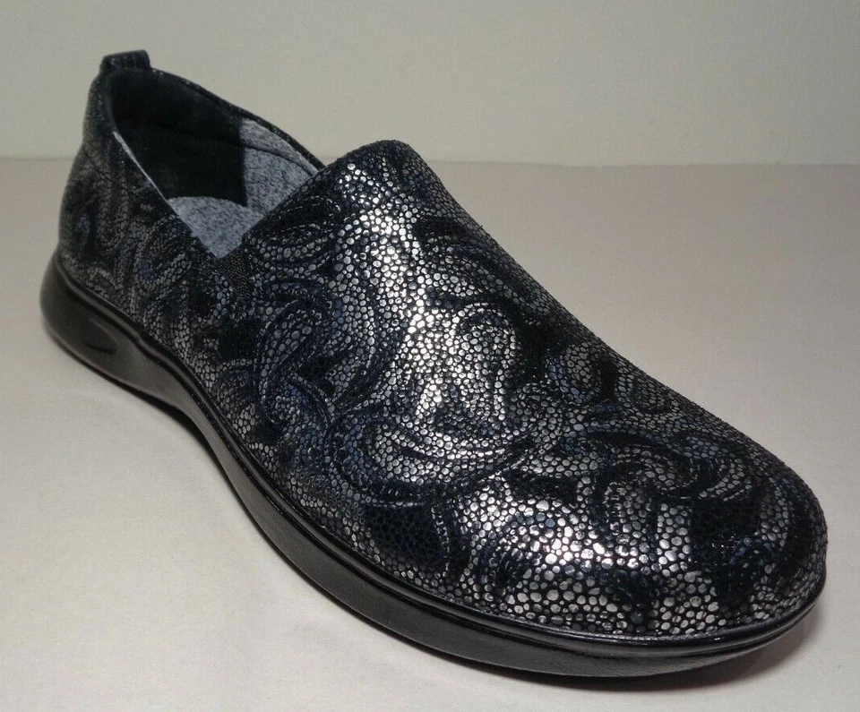 Nuevos zapatos de trabajo para mujer Klogs talla 8 M LEENA de cuero cachemir plateado Foto 4 de 4