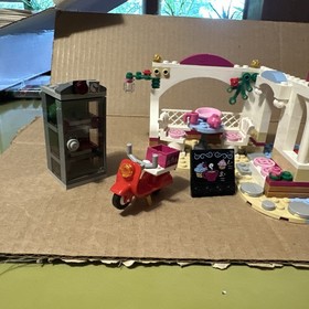 LEGO FRIENDS: Heartlake Cupcake Cafe (41119), Pre-owned, Incomplete