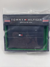 Tommy Hilfiger Men's Ranger Leather Passcase Wallet Removable Card Case Navy