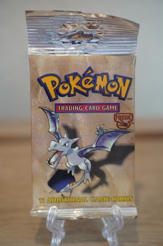 Pokemon WOTC Fossil Unlimited Booster Pack Vintage Sealed TCG Aerodactyl