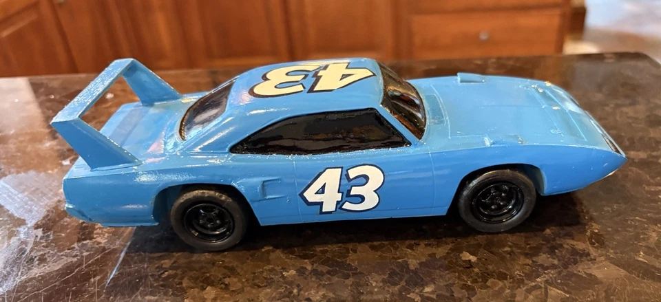 RARE Wooden-Oodens #43 STP Richard Petty 1:24 Superbird Wood Race Car - NEW - Image 4 of 4