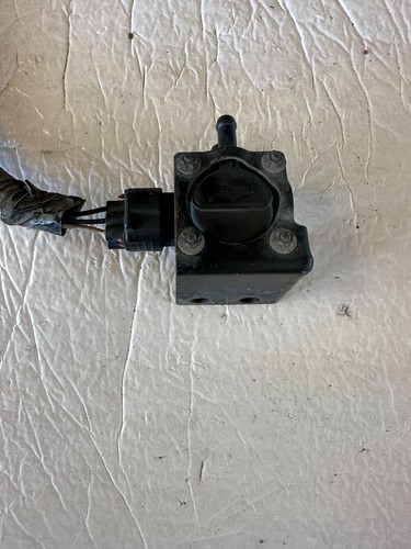 2010-2016 GM GMC DEISEL - OEM # 12630257 Exhaust Pressure Differential Sensor - Picture 2 of 4