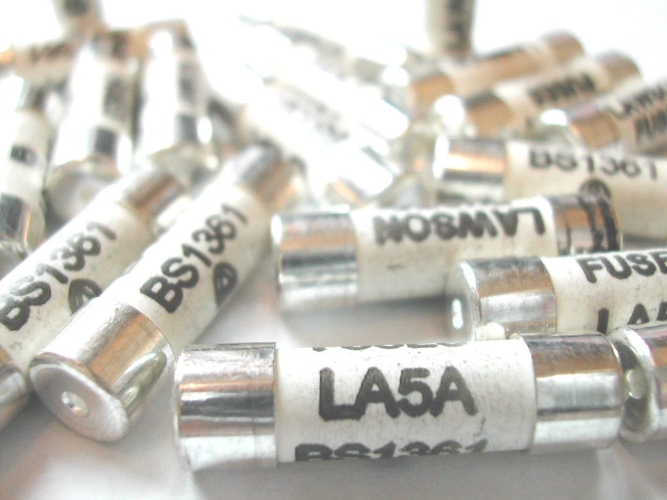 5A BS1361 Fuses (20 Pack) For 5 Amp Consumer Unit / Fuse-Box Lighting Circuit