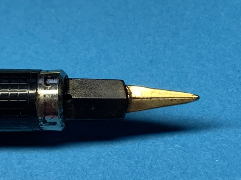 Parker Insignia Gold grain d'orge Fountain Pen & Pencil Set – Nr Mint Duo - Image 4 of 4