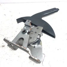 NISSAN QASHQAI J10E MK1 1.6 PETROL HANDBRAKE LEVER RELEASE HANDLE 2006 - 2010