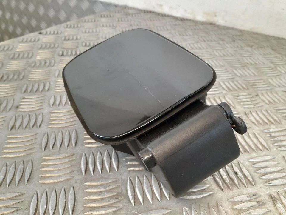 BMW X3 E83 2004-2010 Fuel Filler Flap Black 668 7055883 - Image 3 of 4