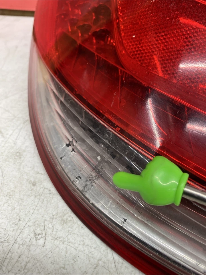 Lanterna traseira lateral esquerda 2009 Porsche Boxster 987.2 98763142503 **SOMENTE PEÇAS** - Imagem 3 de 4