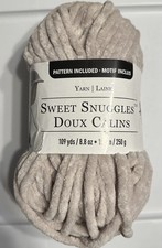 1 Loops  Threads SWEET SNUGGLES in MARSHMALLOW chenille 109yds 8.8oz 7Wt