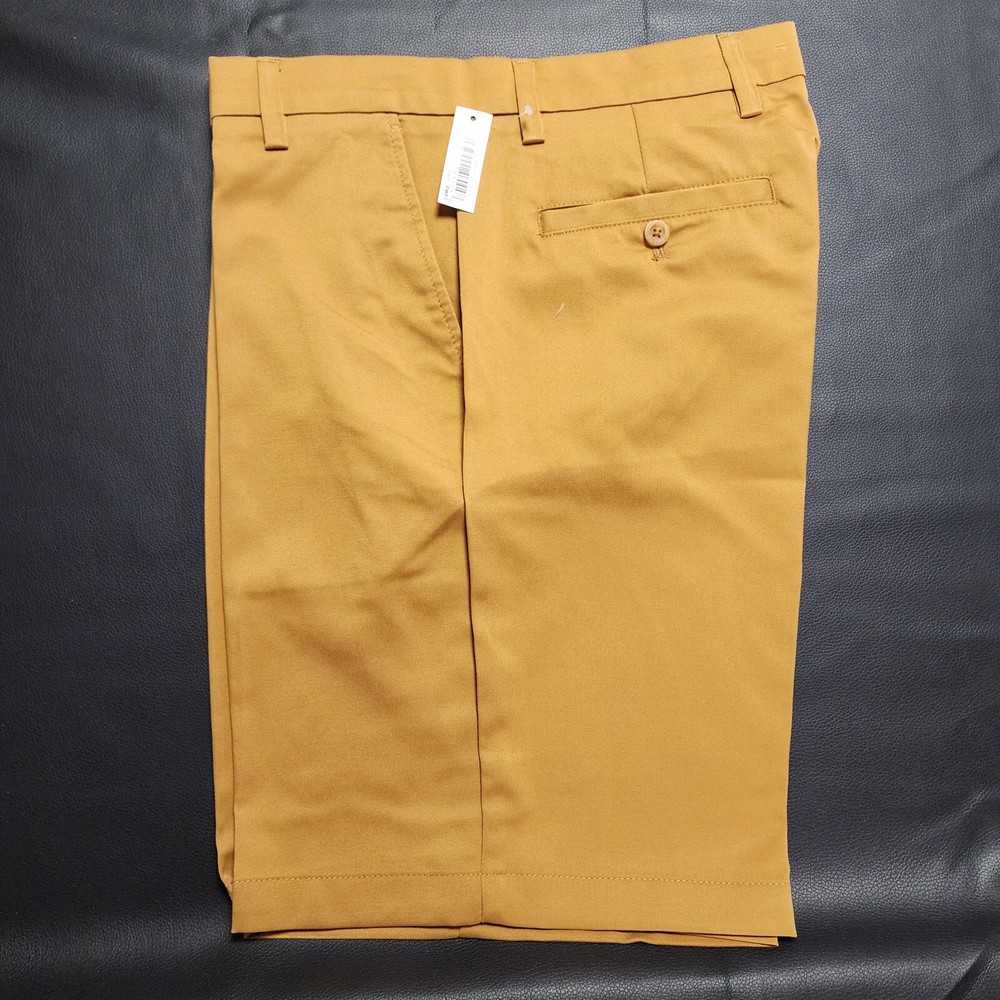 NWT Amazon Essentials Mens Golf Shorts Classic Fit Nutmeg Color Size 33 Waist