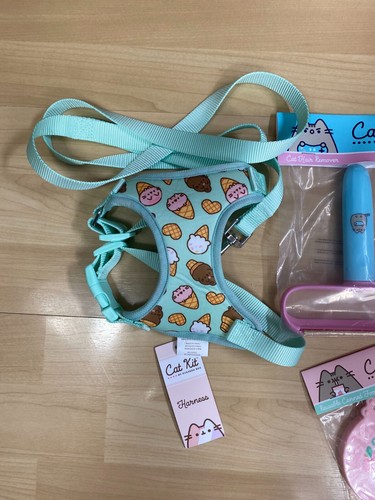 Pusheen Purrfect Bundle Cat Essentials Harness Comb Scarf Lot for Cat Lovers - Picture 2 of 5