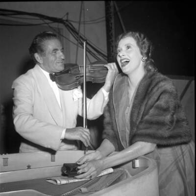 Opera Singer Frances Mccann Gets Warmed Up To Sing 2 Old Music Photo