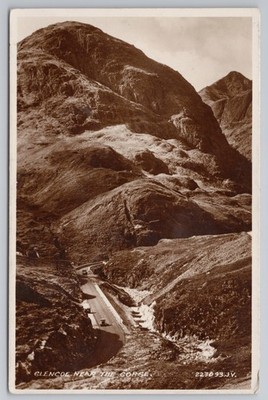 RPPC Glencoe in der Nähe der Schlucht, Bergstraße, schottische Highlands, Valentinstag