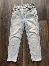 American Eagle Outfitters Mom Straight Jean Women's Size 4 Short Light Wash