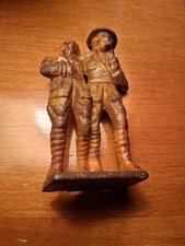 Grey Iron Lead Toy Soldier Helping Wounded Soldier G-105, Barclay Manoil RARE