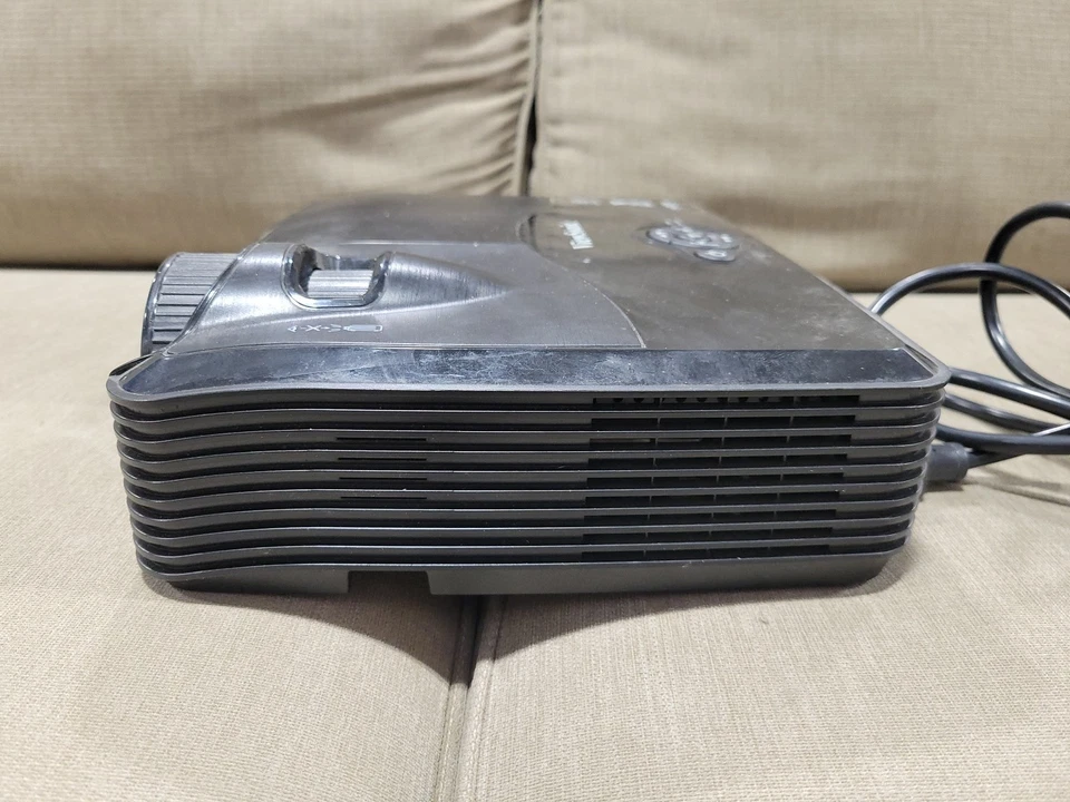 ViewSonic PJD5233 DLP Projector 2700 ANSI Lumens HDMI 1080p HD 120 Hz 3D-Ready - Image 3 of 4