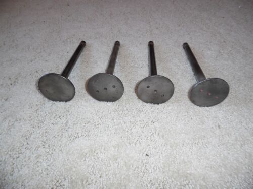 John Deere Tractor Intake Valves D-1722-R and Exhaust valve D-3121-R - Foto 2 di 3