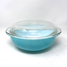 Pyrex 024 Turquoise Round 2 QT Blue Casserole Dish With Lid Vintage MCM