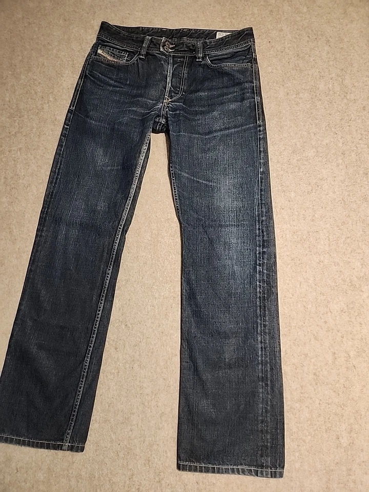 Pantalones de mezclilla para hombre DIESEL Viker-R-Box regular-rectos 0088Z W31/L32 aspecto envejecido azul Foto 3 de 4