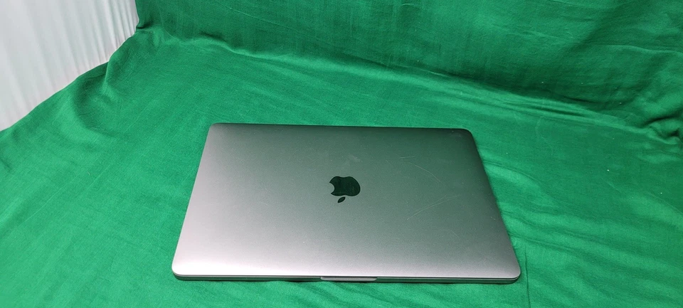 Apple MacBook Pro 13" Core i5 2.30GHz 8GB 256GB 2017 A1708 AZERTY Keyboard - Image 3 of 4