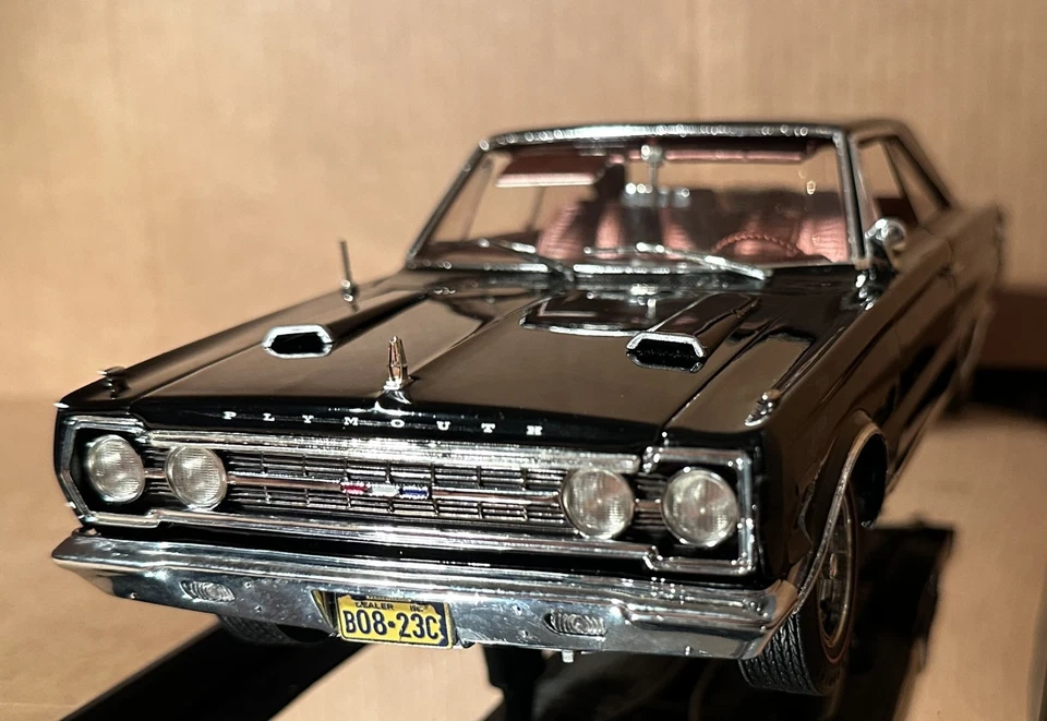 Highway 61 1/18 Scale 1967 Plymouth GTX, Black, LE 1 of 3500, Beautiful model - Image 3 of 4