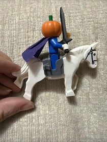 LEGO Scooby-Doo Headless Horseman Minifig Scd002  with Horse/Saddle Shaggy